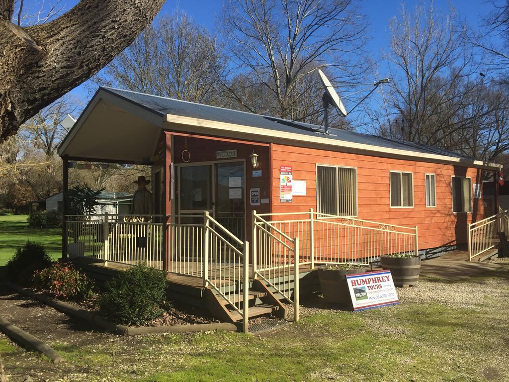 Colac Colac Caravan Park Corryong Bagian luar foto