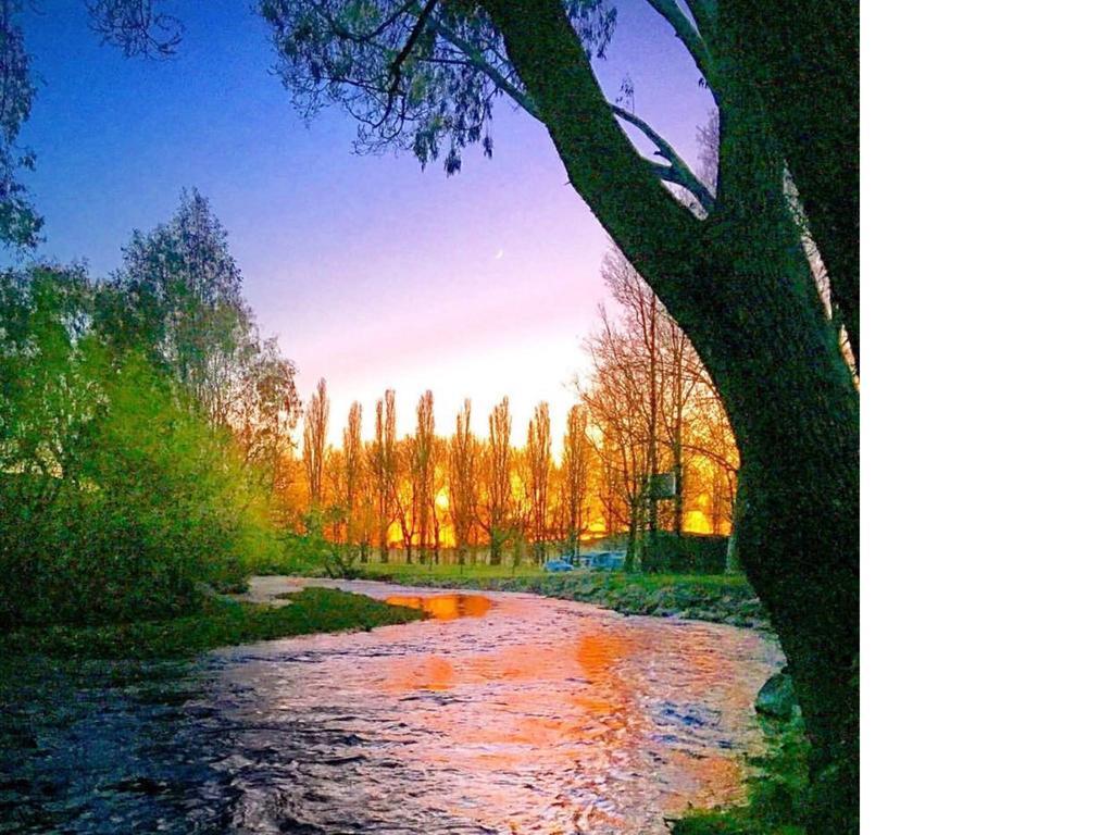 Colac Colac Caravan Park Corryong Bagian luar foto