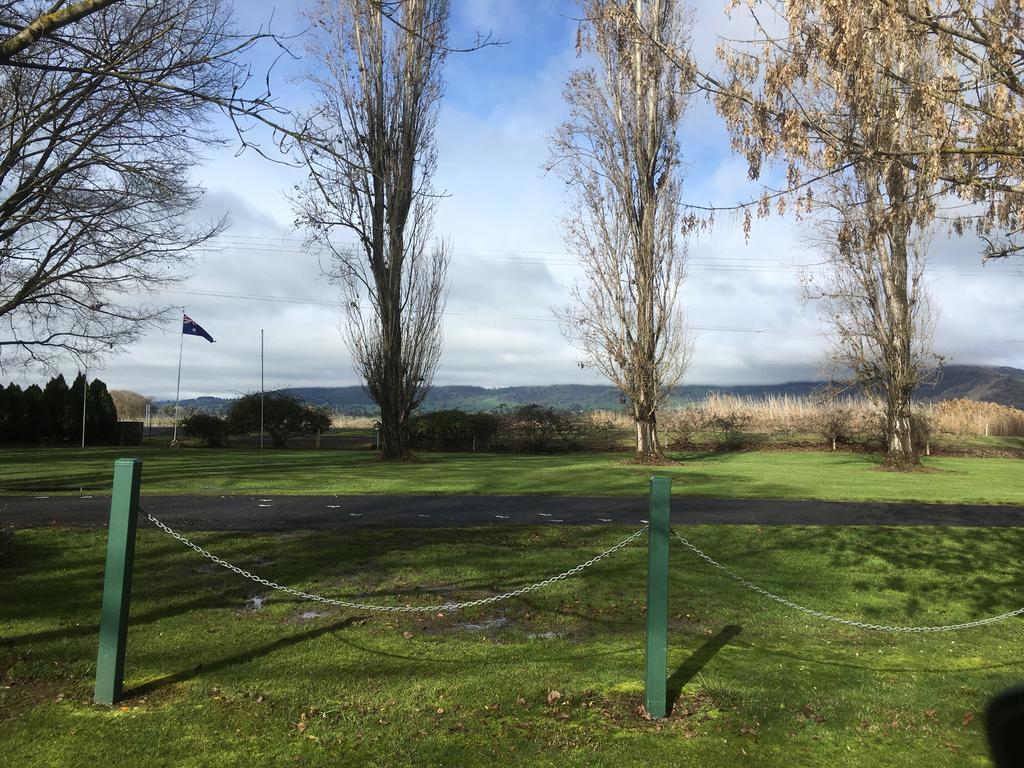 Colac Colac Caravan Park Corryong Bagian luar foto