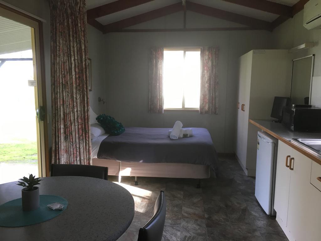 Colac Colac Caravan Park Corryong Bagian luar foto
